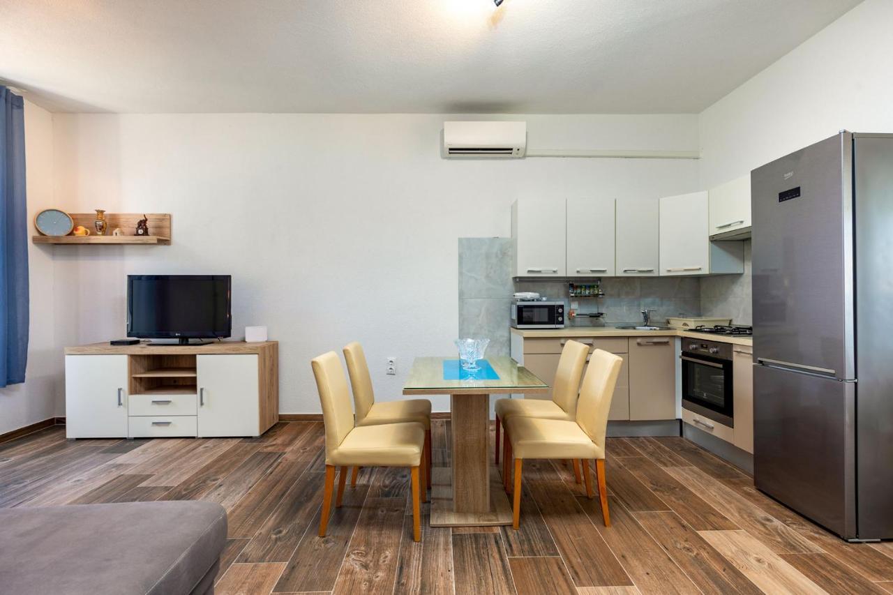 Apartments Smaila 1729 Póla Kültér fotó